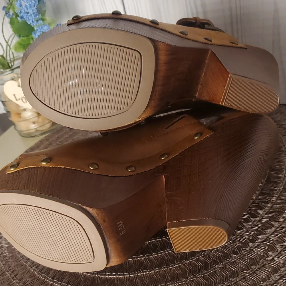 G by Guess Brown Platform Mules with Buckle - Picture 6 of 10
